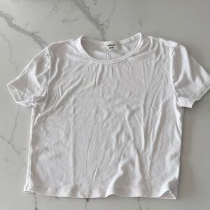 Aritzia Sunday Best cropped short sleeve top